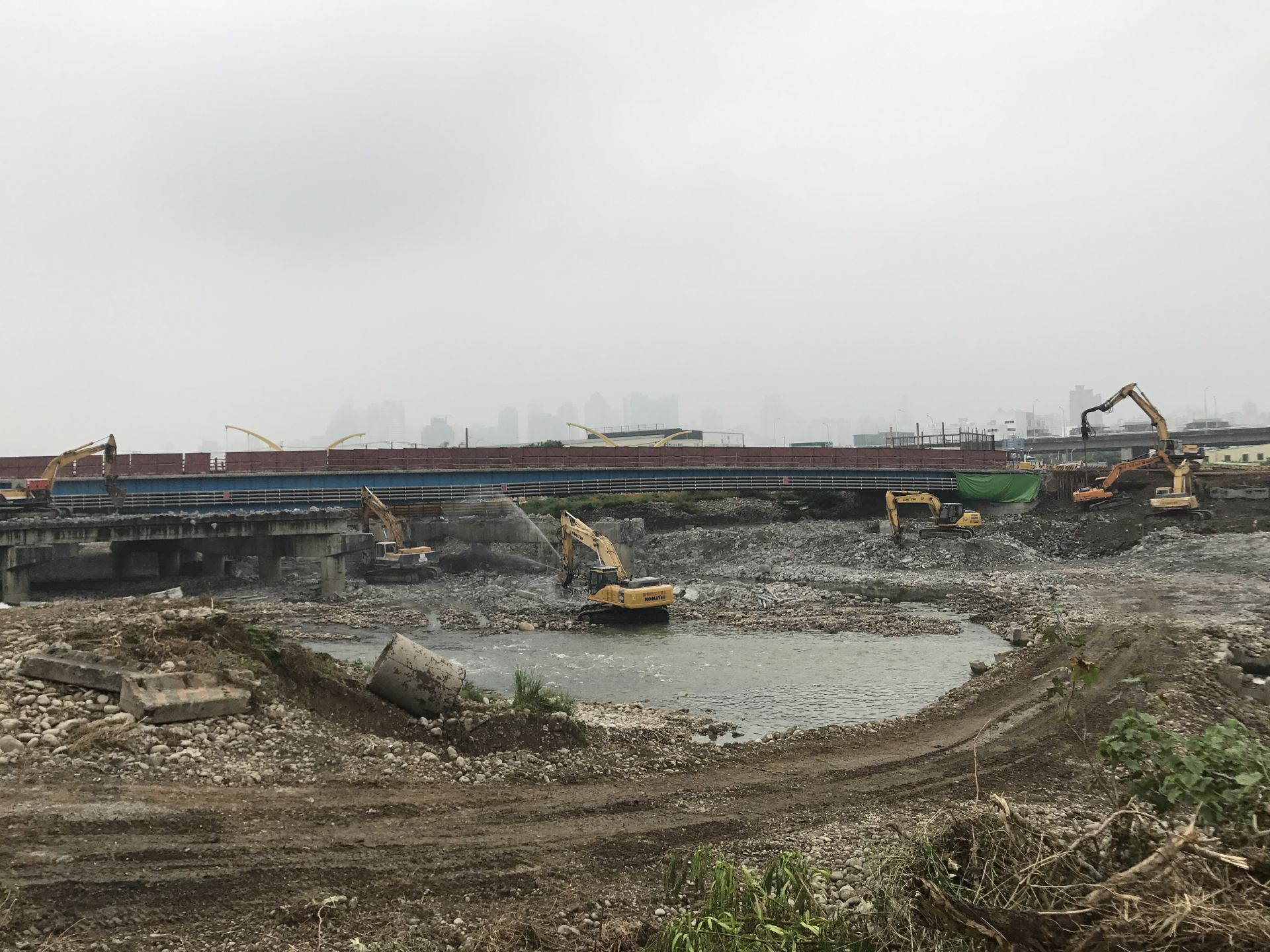 拆除工程確認房屋與土地的「所有權人」